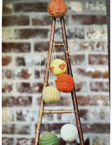 Een boek vol  vrolijke kerstballen om te haken of te breien|Lemster Wolhus heeft ze op voorraad