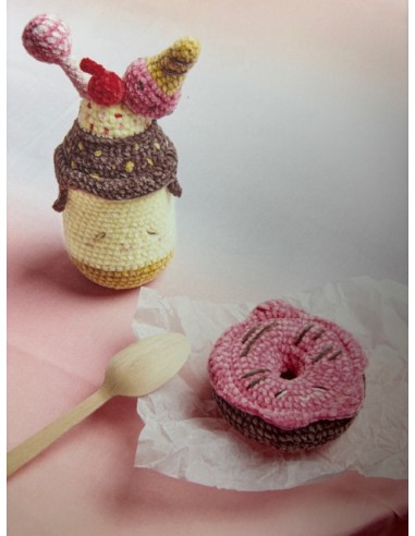 Ricorumi New York Bakery, patroonboekje met zoet gehaakte lekkernijen.