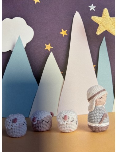 Ricorumi kerst krib om schattige figuurtjes te haken voor een kerststal