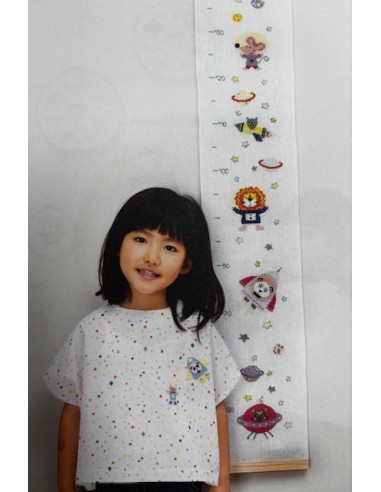 De kleine astronaut, moderne kruissteekboek nr. 154 in 7 talen.