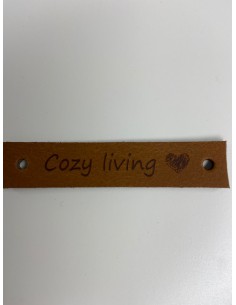 Leren label met tekst Cosy living 8x1.5 cm kl. cognac